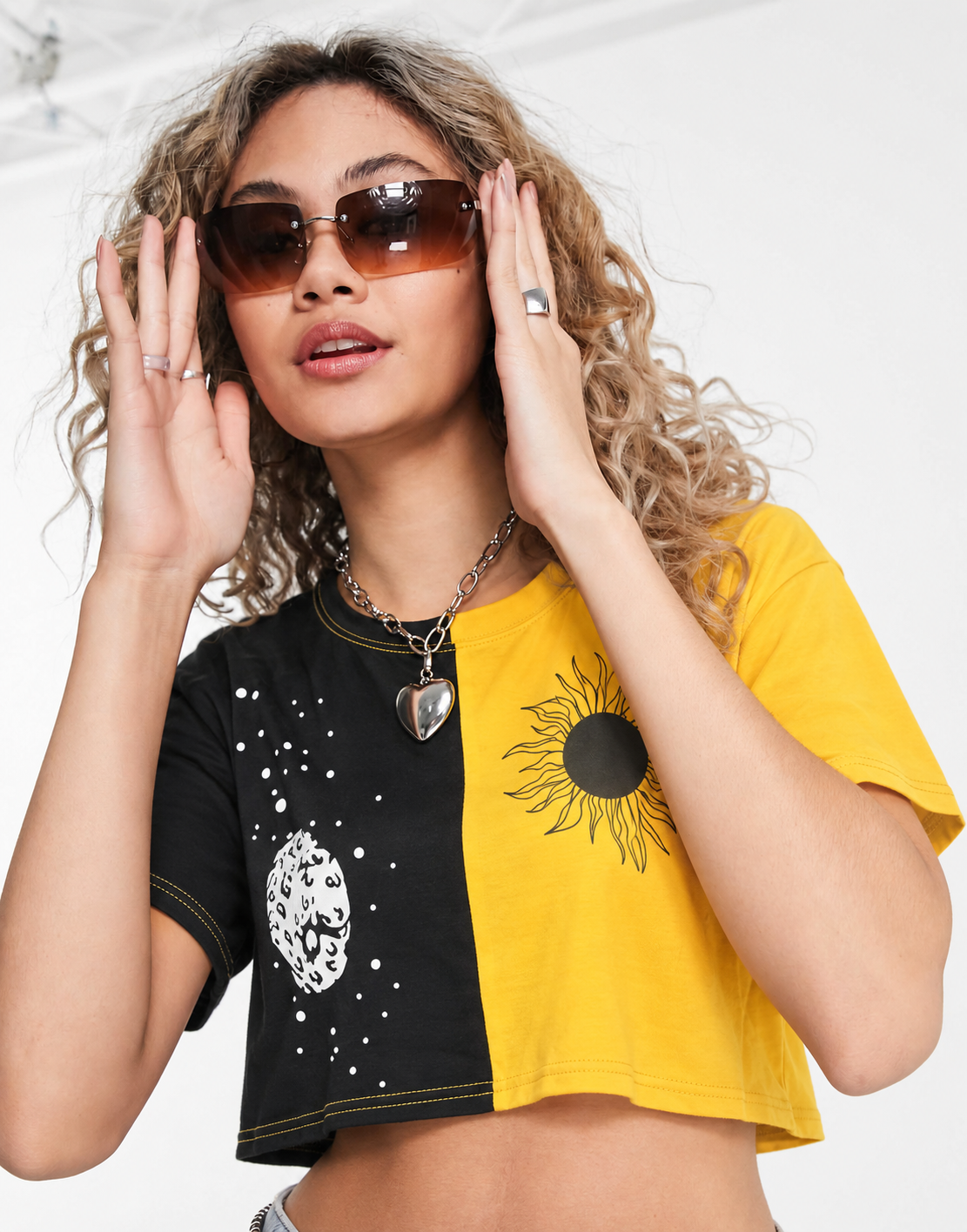 Eclipse Graphic Print Cropped T-Shirt