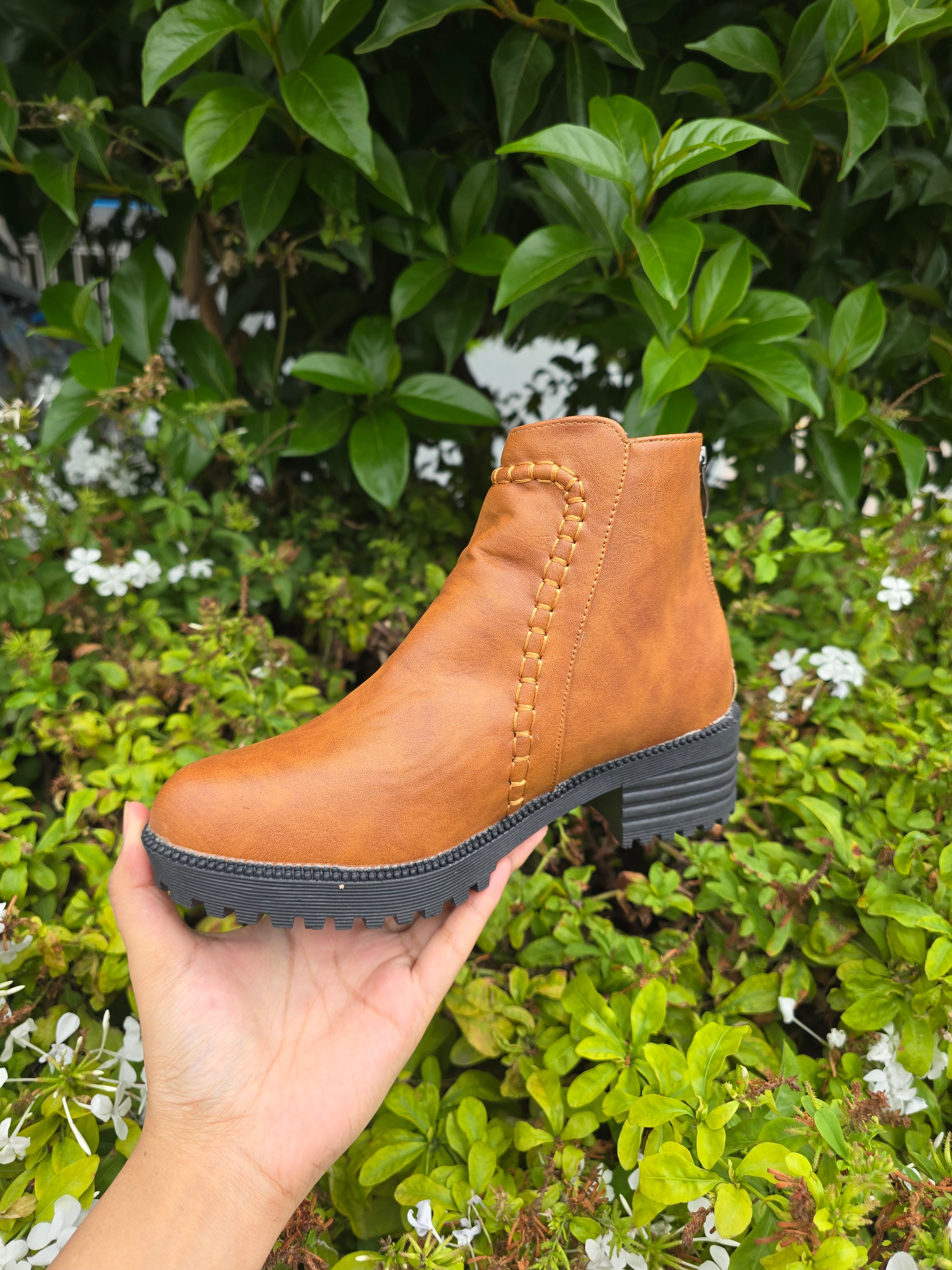 Women’s Buckle Ankle Boots – Chunky Heel Winter Fashion Boots