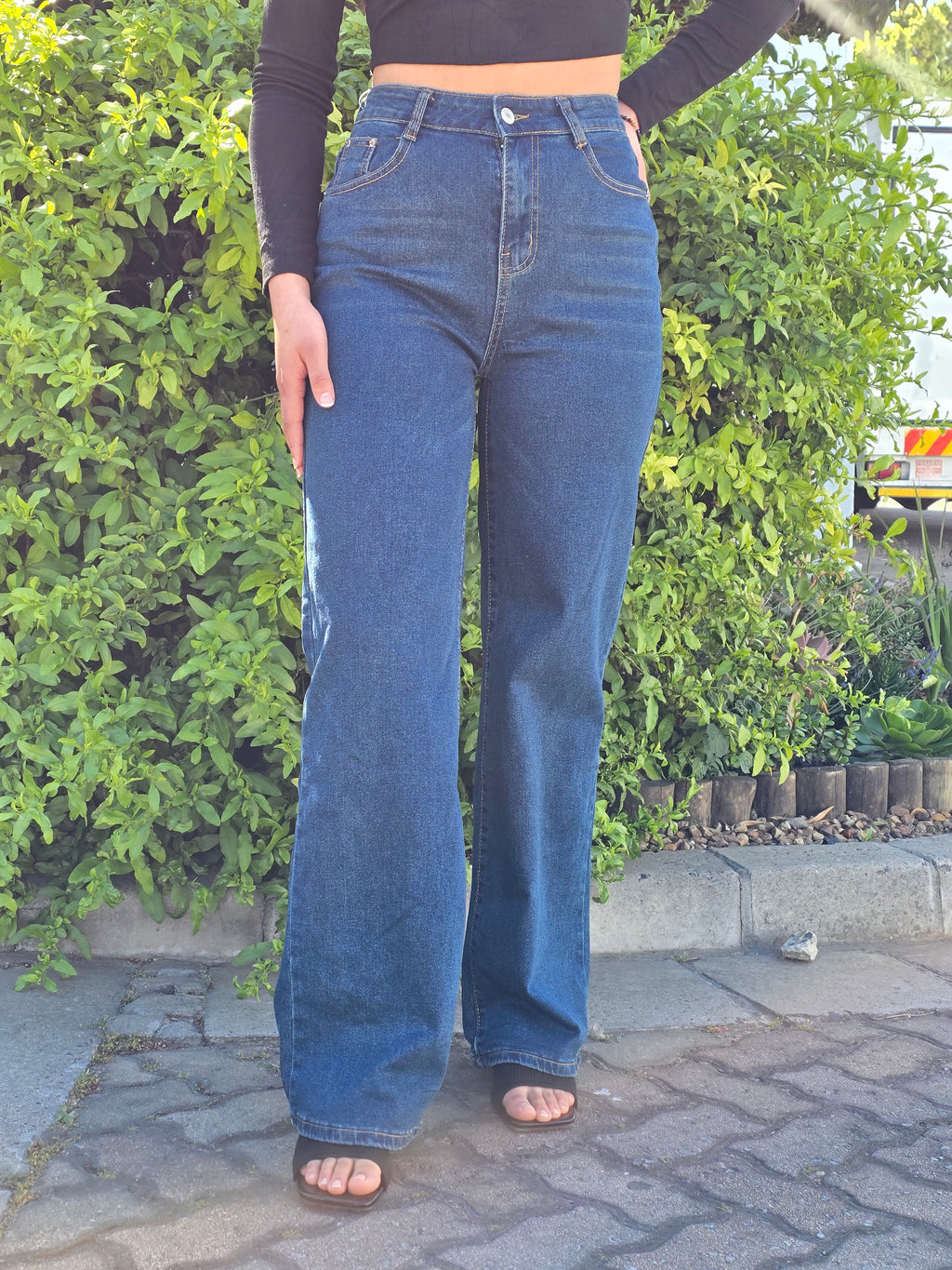 Dark Blue Washed Out Denim Jeans – Relaxed Fit - DYQ-382