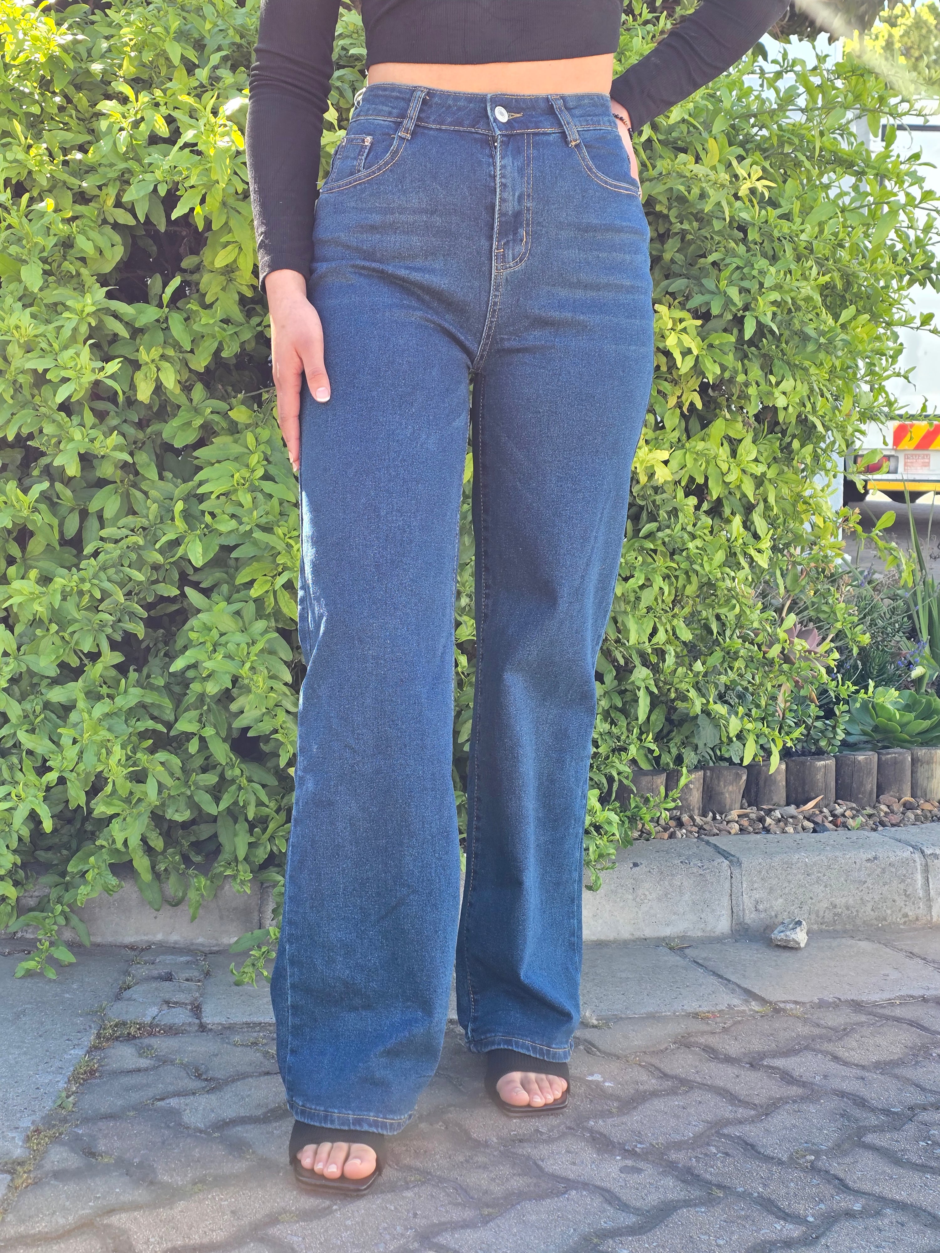 Dark Blue Washed Out Denim Jeans – Relaxed Fit - DYQ-382