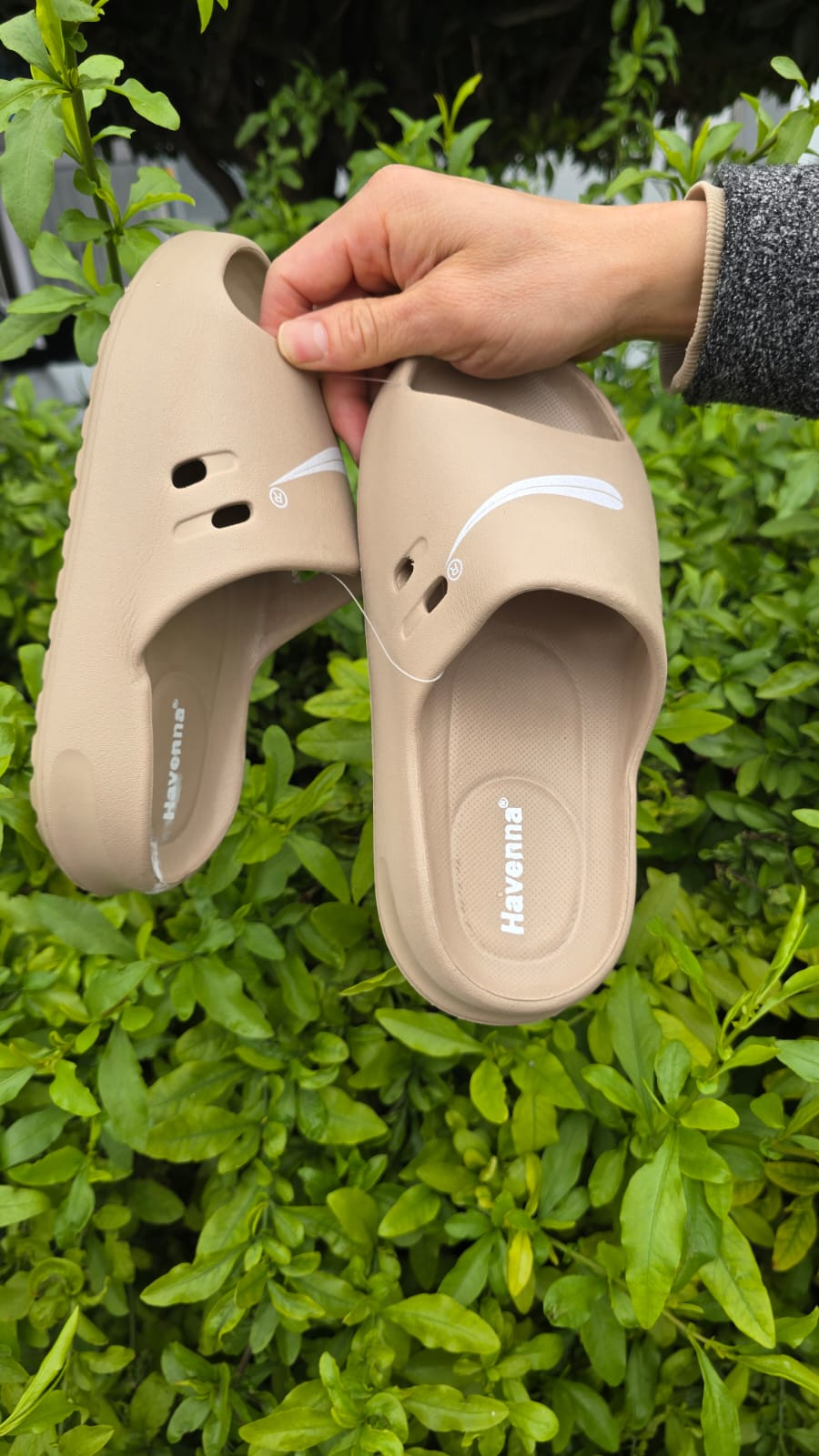 Sporty EVA Slide Sandals – Lightweight Slip-On Comfort
