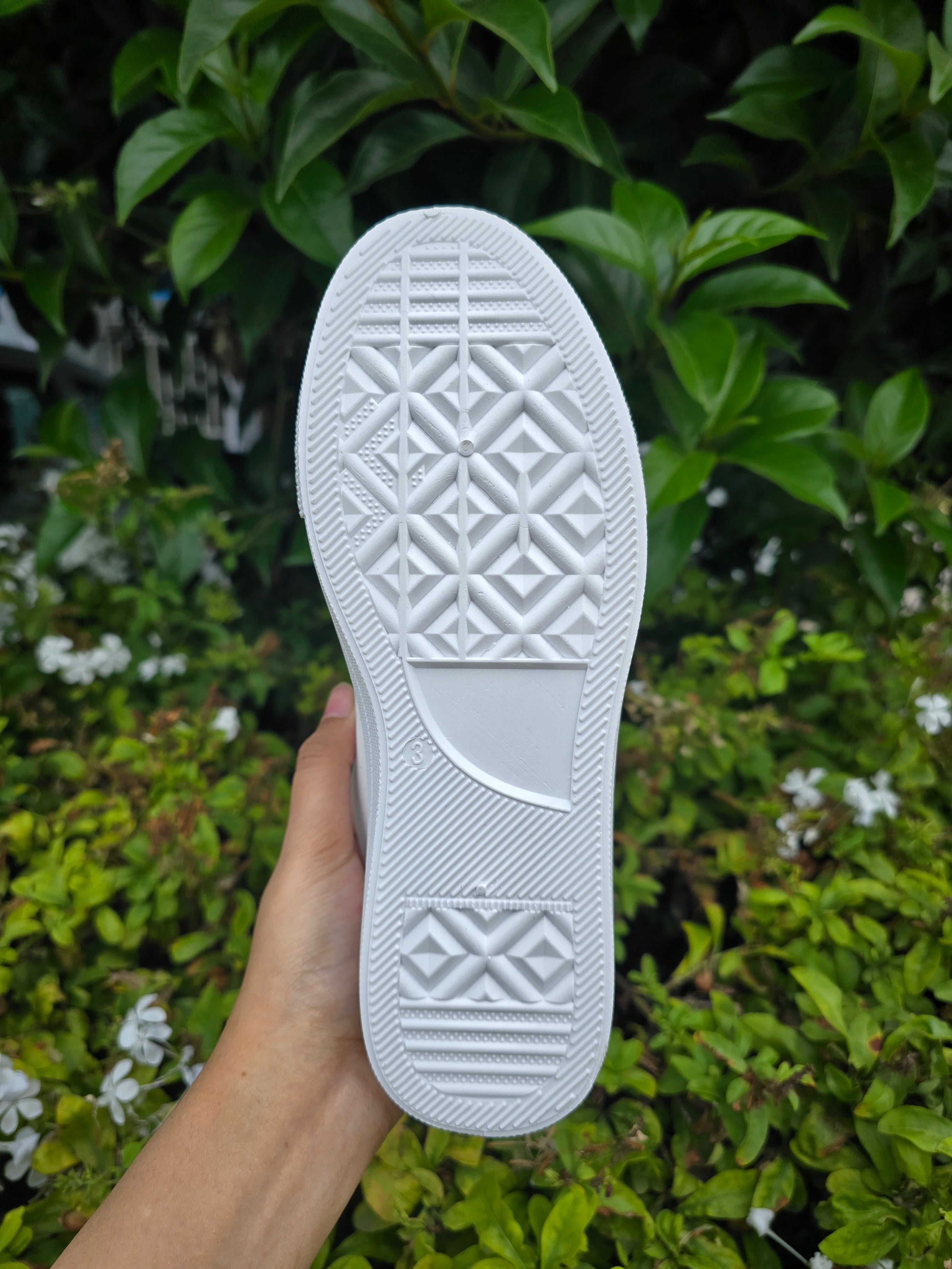 Women’s  Casual Sneakers – Classic Lace-Up Fashion Trainers