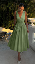 Elegant Sleeveless Pleated Midi Dress with V-Neck