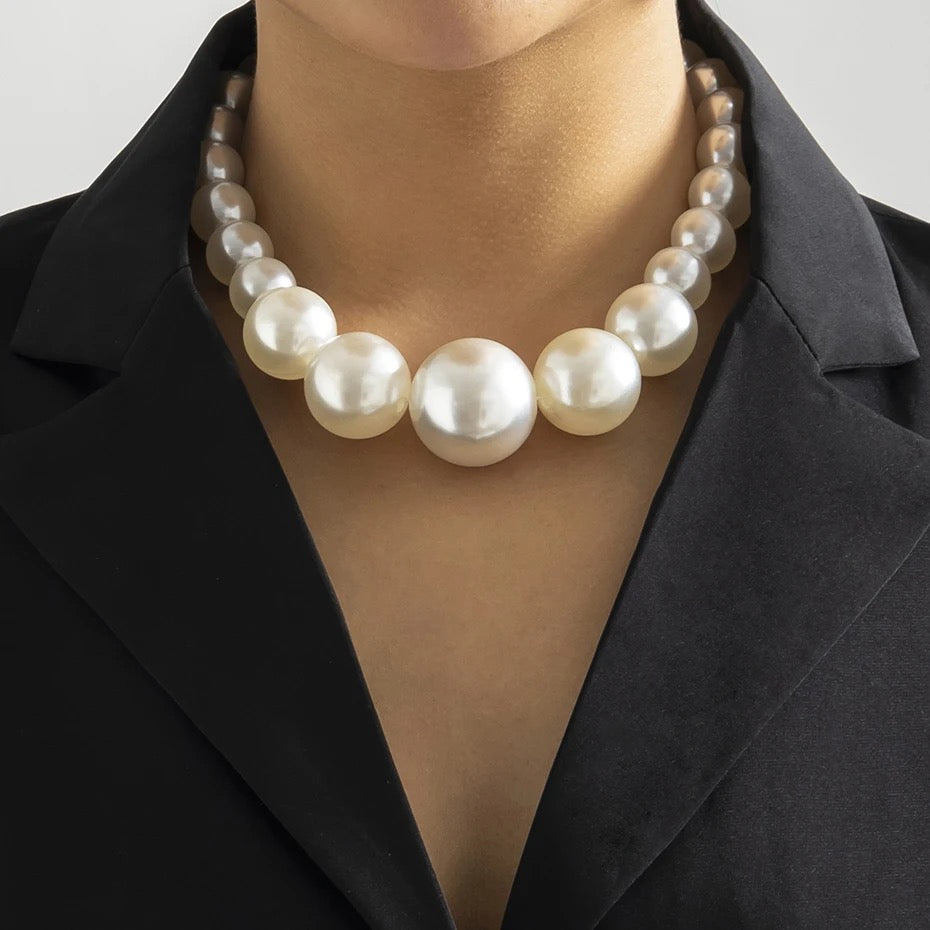 Trendy Bead Pearls Necklace